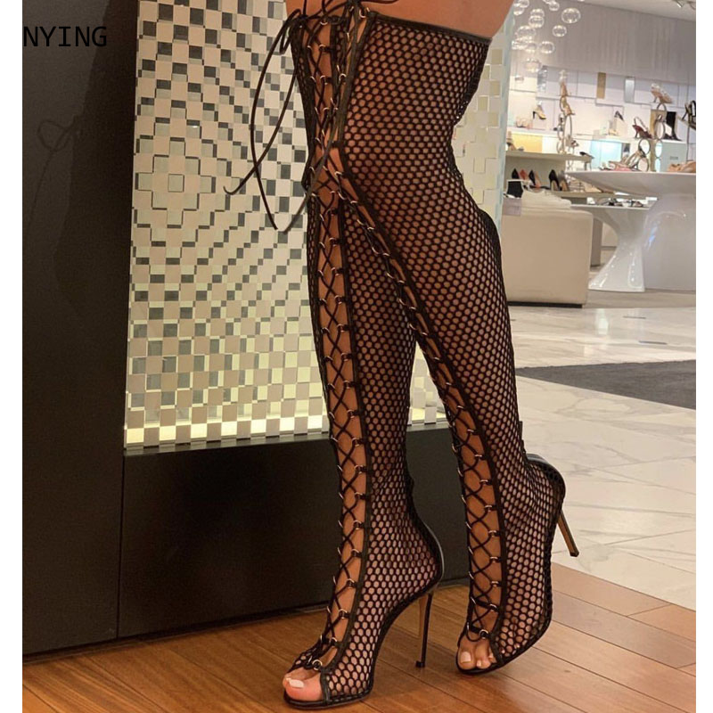 Crossfit Outfit - Bottes hautes noires en résille à